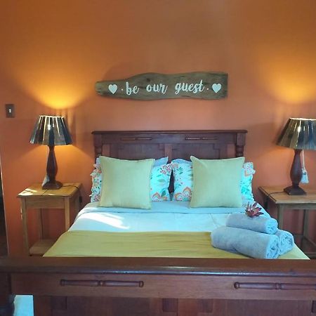 Sol Y Sombra Apartment Bettyʼs Bay Екстериор снимка
