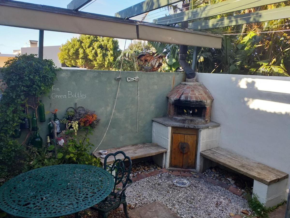 Sol Y Sombra Apartment Bettyʼs Bay Екстериор снимка