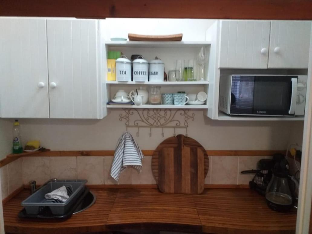 Sol Y Sombra Apartment Bettyʼs Bay Екстериор снимка